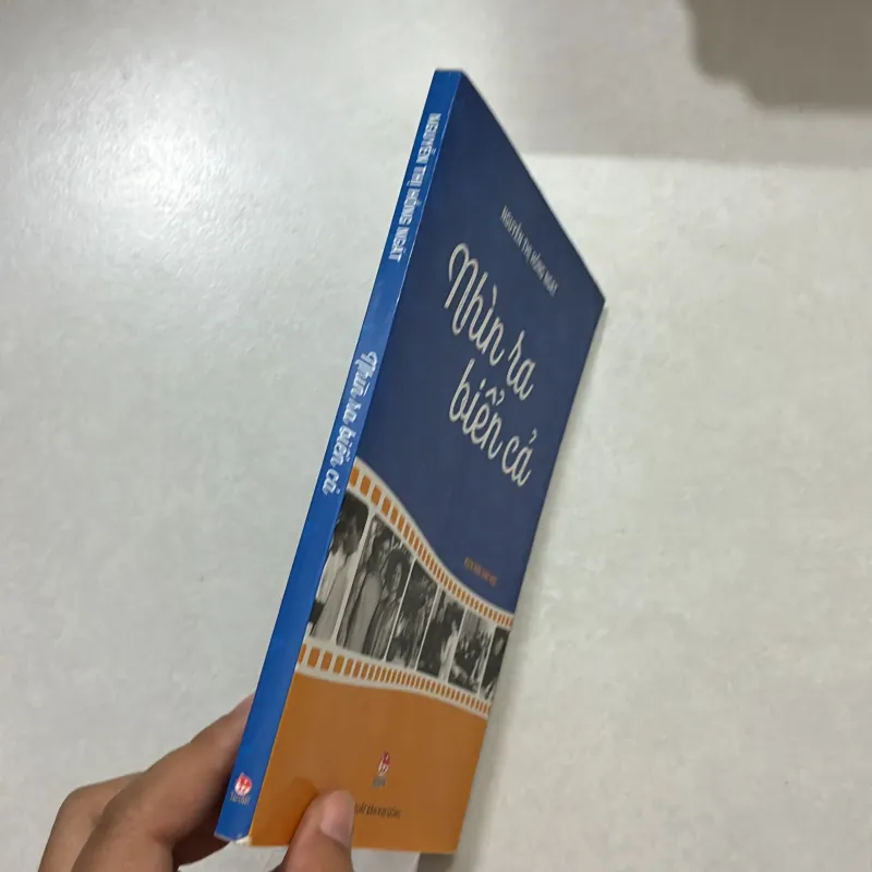 Nhìn ra biển cả - Nguyễn Thị Hồng Ngát (t01) 750996