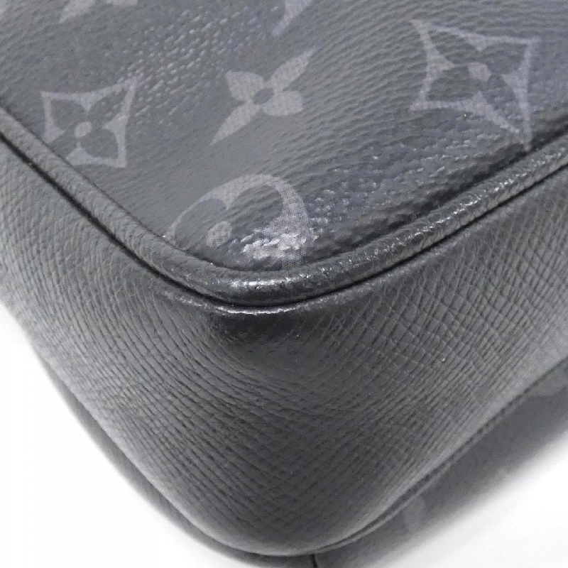 Túi đeo chéo Louis Vuitton Taiga Lama Outdoor Messenger PM M30233 - Hàng hiệu Chính hãng 767646