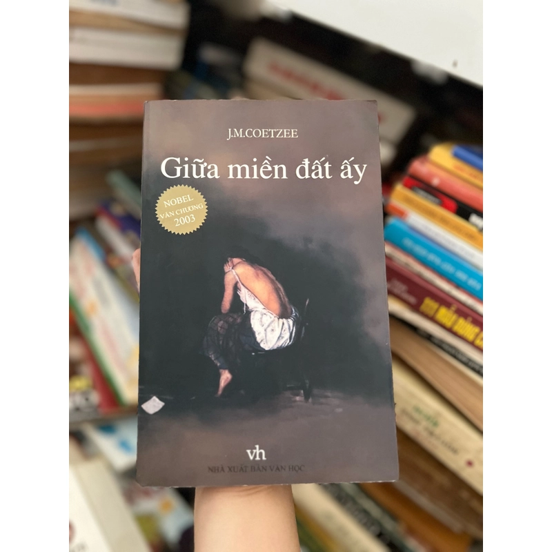 Giữa miền đất ấy 399361