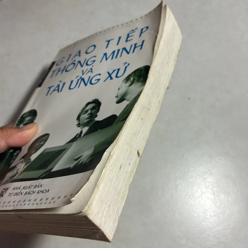 Giao tiếp thông minh và tài ứng xử - Tạ Ngọc Ái 783174