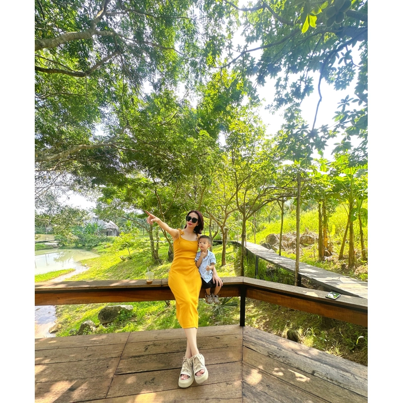 Đầm vàng 2 dây 525164