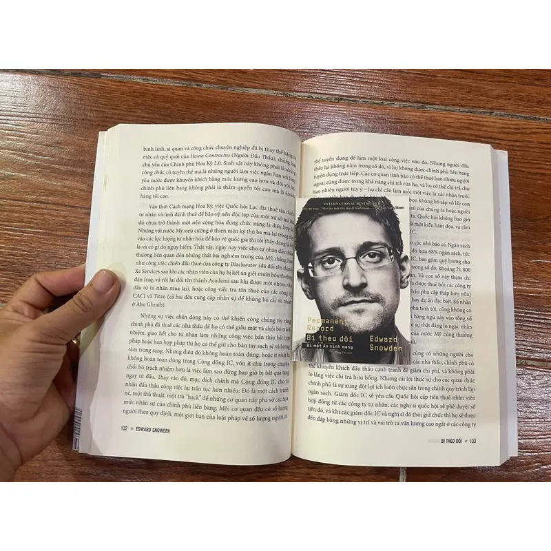 Bị theo dõi, bí mật an ninh mạng - Edward Snowden (k4) 599681