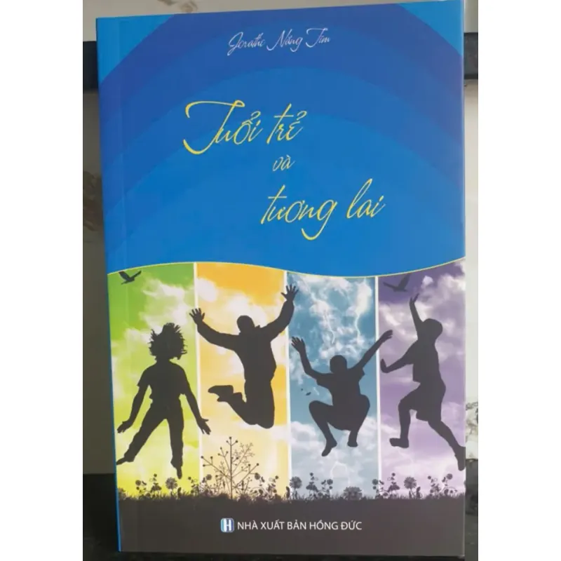 Sách Tuổi Trẻ Và Tương Lai - Jorathe Nắng Tím 1026232