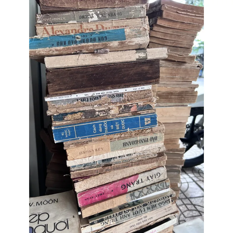 30ký sách decor xưa cũ theo thời gian  696397