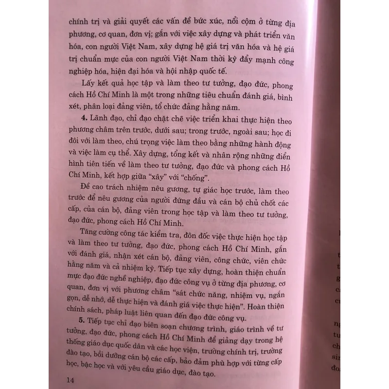 Những tấm gương bình dị mà cao quý  607826