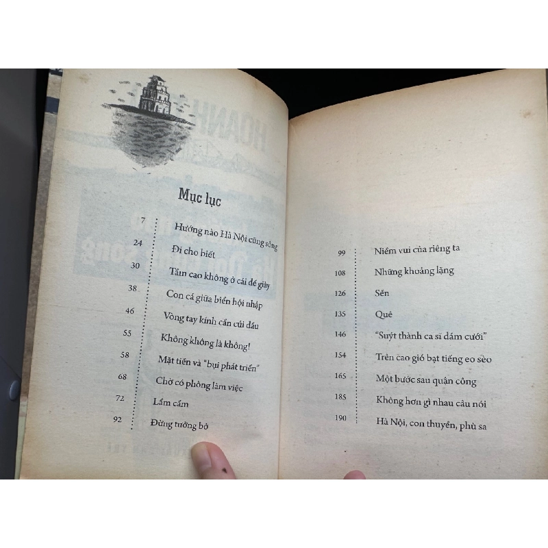 Hướng nào Hà Nội cũng sông - Hồ Anh Thái, mới 80% (ố vàng) SBM0201 912818