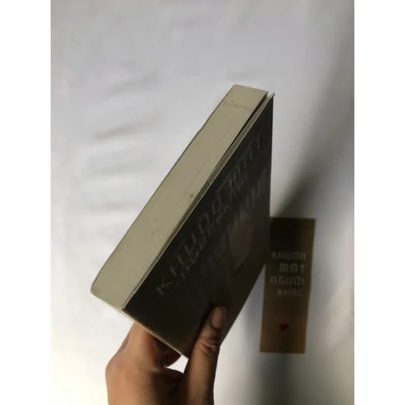 Khuôn Mặt Người Khác - Koko Abe 694095