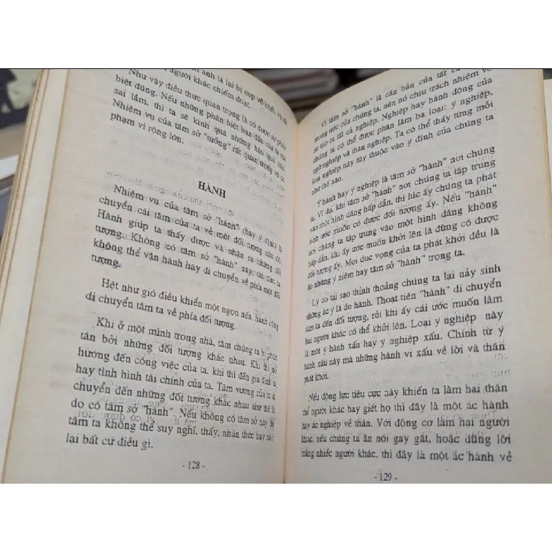 Phật giáo TRUYỀN THỐNG ĐẠI THỪA -GESHE KELSANG GYATSO 172935