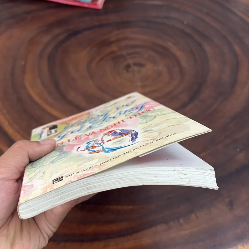 II Văn Hoá Việt: Dựng Vợ Gả Chồng, Hôn Lễ Và Nghi Thức - Phạm Côn Sơn - 2006 1020054