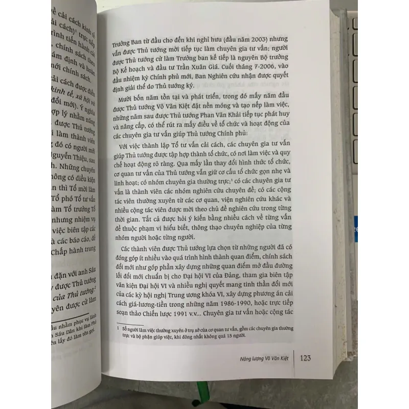 VÕ VĂN KIỆT NGƯỜI THẮP LỬA - NHIỀU TÁC GIẢ 699564
