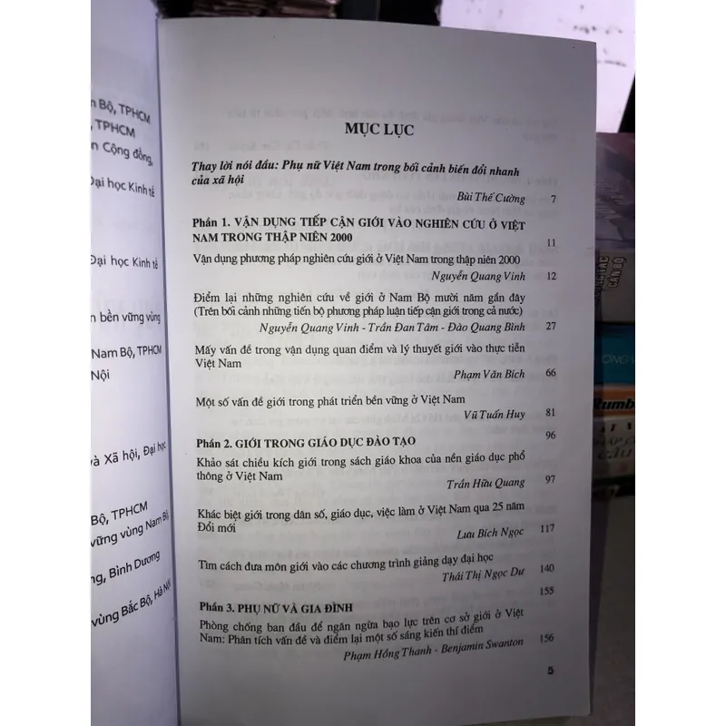 Phụ nữ Việt Nam trong kỷ nguyên biến đổi xã hội nhanh 698698