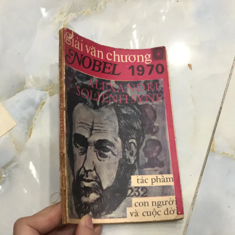 Con người và cuộc đời 594010