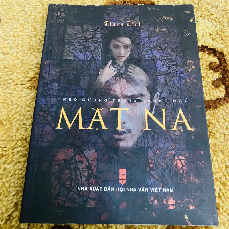 MẶT NẠ - TREO GƯƠNG TRONG PHÒNG NGỦ- TINNA TÌNH 974524
