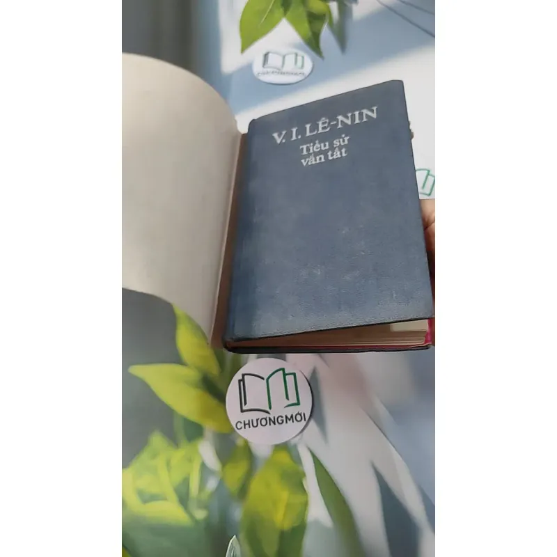 [MIỄN PHÍ BỌC SÁCH] V.I. Lê-nin - Tiểu Sử Vắn Tắt 749408