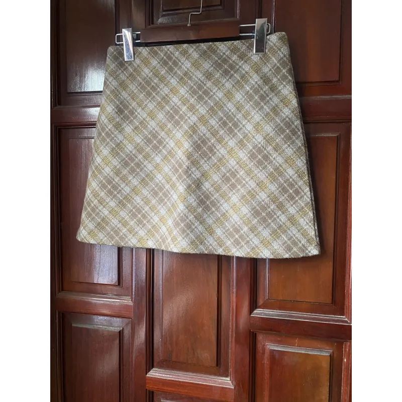 V159. Chân váy A dạ kẻ nâu size L 1035935