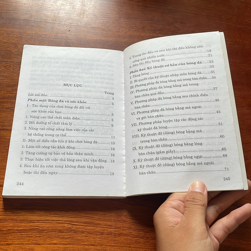 II Bóng Đá _ Kỹ Chiến Thuật Và Phương Pháp Thi Đấu - Quang Dũng - 2005 508403