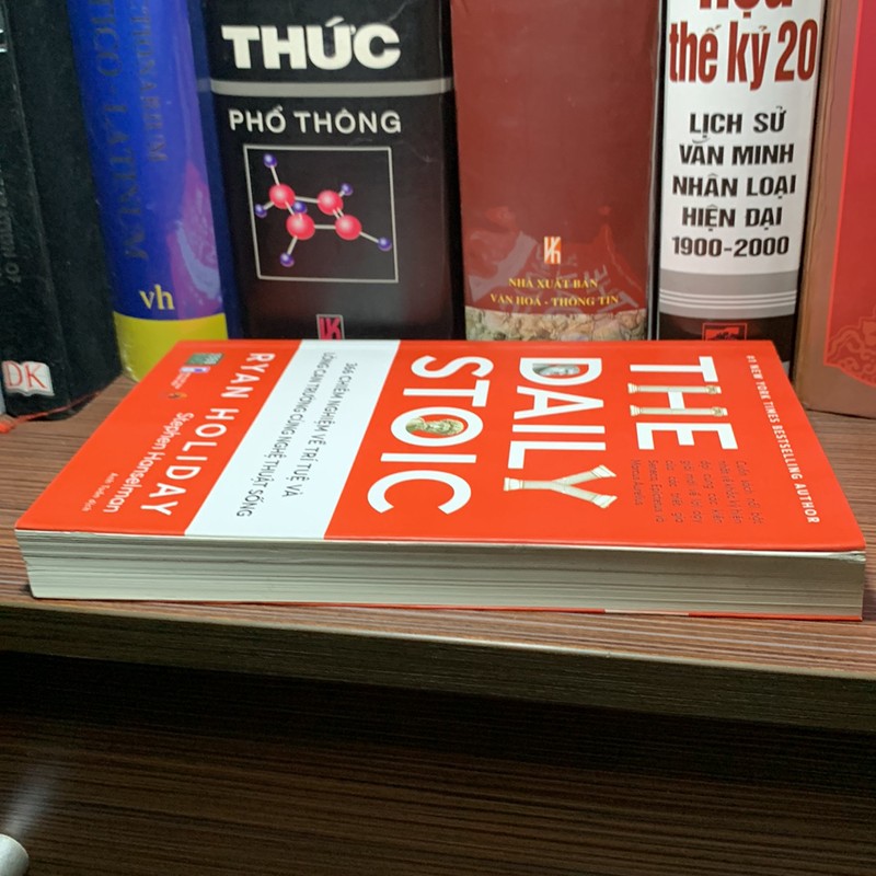 The Daily Stoic - 366 Chiêm Nghiệm Về Trí Tuệ Và Lòng Can Trường Cùng Nghệ Thuật Sống 185944