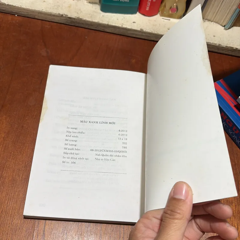 II Tập Truyện Ngắn: Màu Xanh Lính Mới - Nhiều Tác Giả - 2012 786205