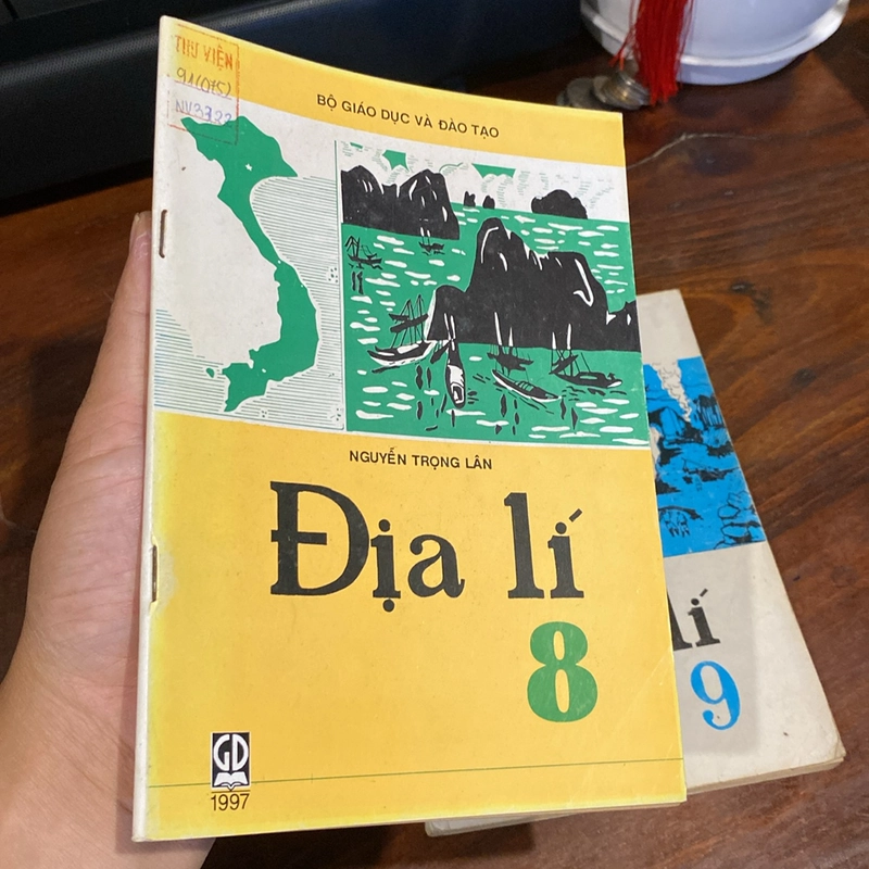 COMBO 2 CUỐN ĐỊA LÍ 8-9 503027