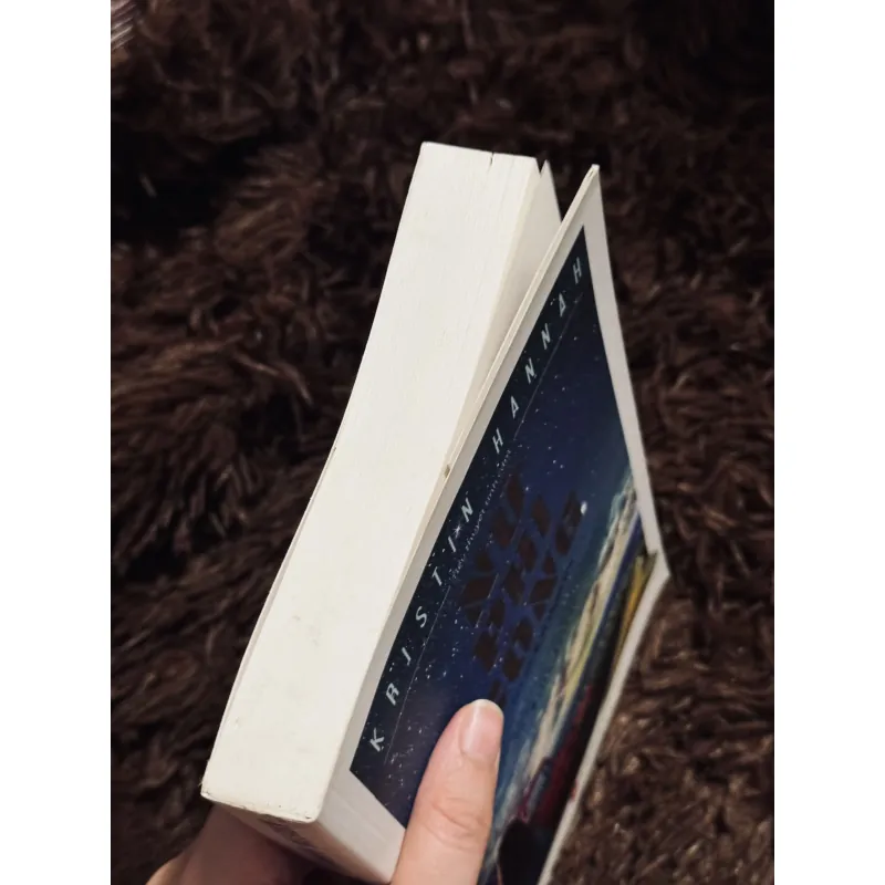 Nữ phi công 995148