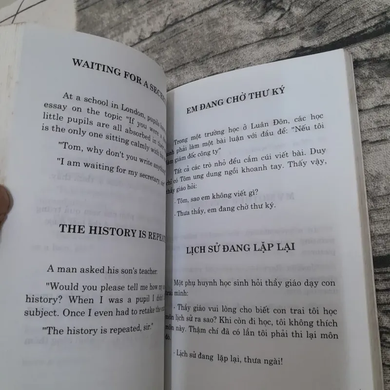 Truyện song ngữ - Nụ Cười Anh Việt. B soạn và dịch Hương Thủy Anh đào 714805