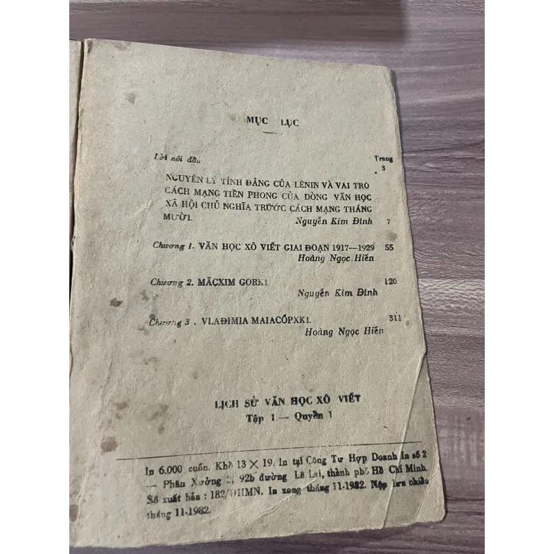 Nguyễn KIM ĐÍNH - HOÀNG NGỌC HIẾN - HUY LIỄN- LỊCH SỬ VĂN HỌC XÔ VIÊT 748036