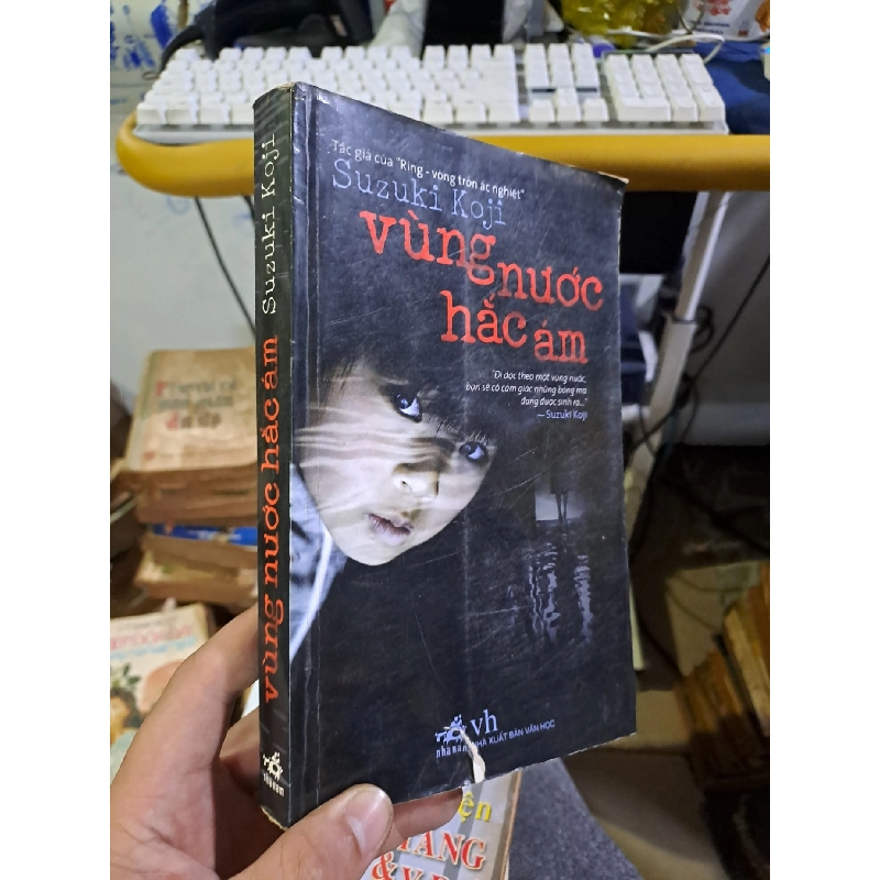 Vùng nước hắc ám Suzuki Koji mới 90% ố 2009 Văn học nước ngoài HCM1709 923427