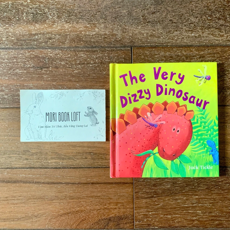 Sách ngoại văn The Very Dizzy Dinosaur, Used, Bìa cứng, Khổ nhỏ 498847
