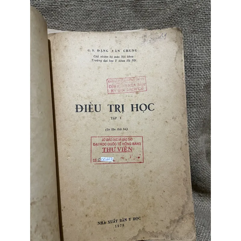Điều trị học- sách y khổ lớn -1978-600 trang  933852