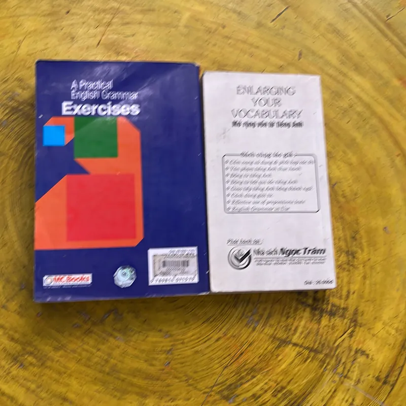 COMBO A PRACTICAL ENGLISH GRAMMAR EXERCISES- ENLARGING YOUR VOCABULARY 568598