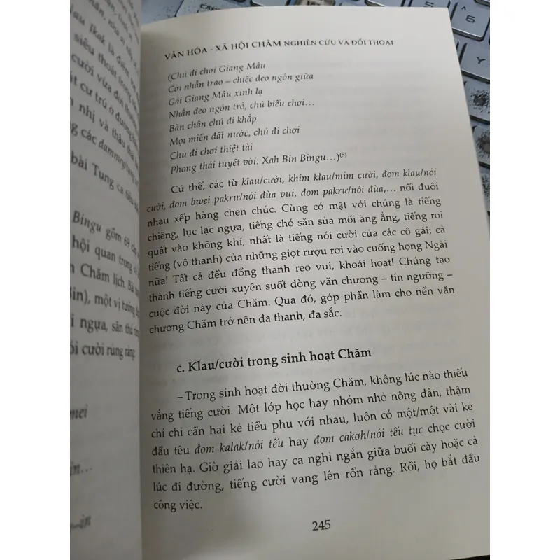 VĂN HÓA - XÃ HỘI CHĂM NGHIÊN CỨU VÀ ĐỐI THOẠI - INRASARA 730762