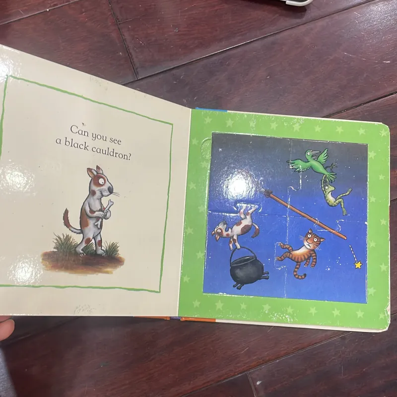 NGOẠI VĂN - sách tiếng anh trẻ em : Room on the Broom - Jigsaw Book - Julia Donaldson 1028090