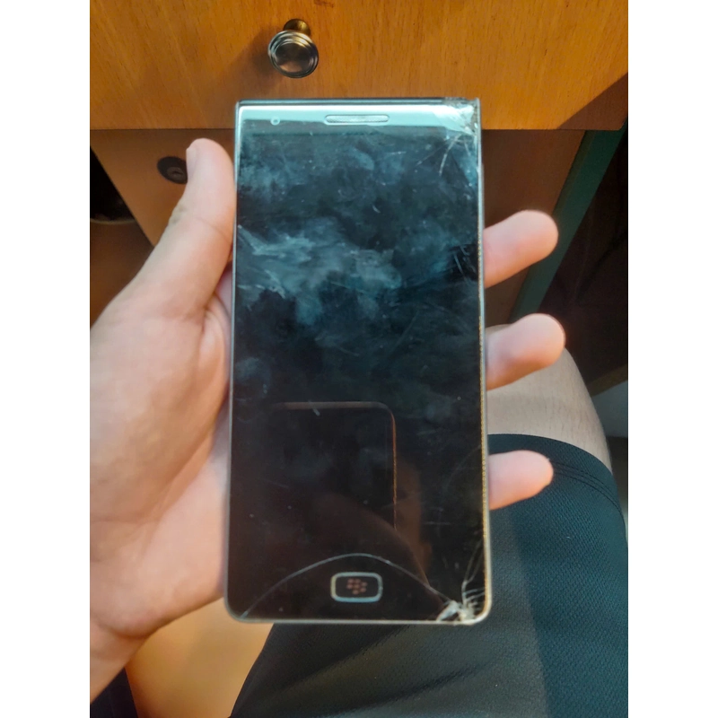 cần bán xác blackberry motion bể màn hình 539006