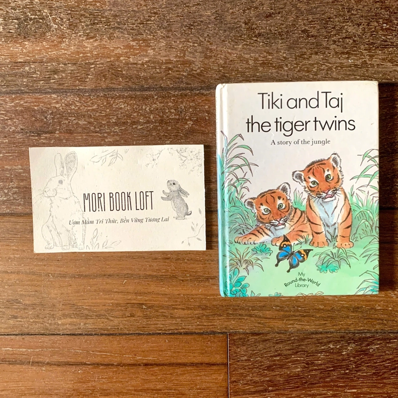 Sách ngoại văn Tiki and Taj the Tiger Twins, Used, Khổ nhỏ, Bìa cứng 498846