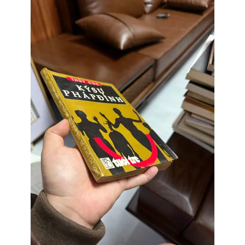 Ký Sự Pháp Đình – Thúy Cúc 975607