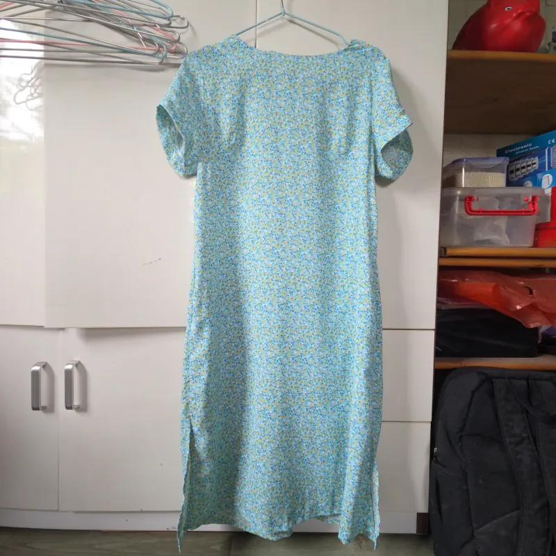 Váy dáng suông hoa nhí xanh vải lụa hàn 1006211