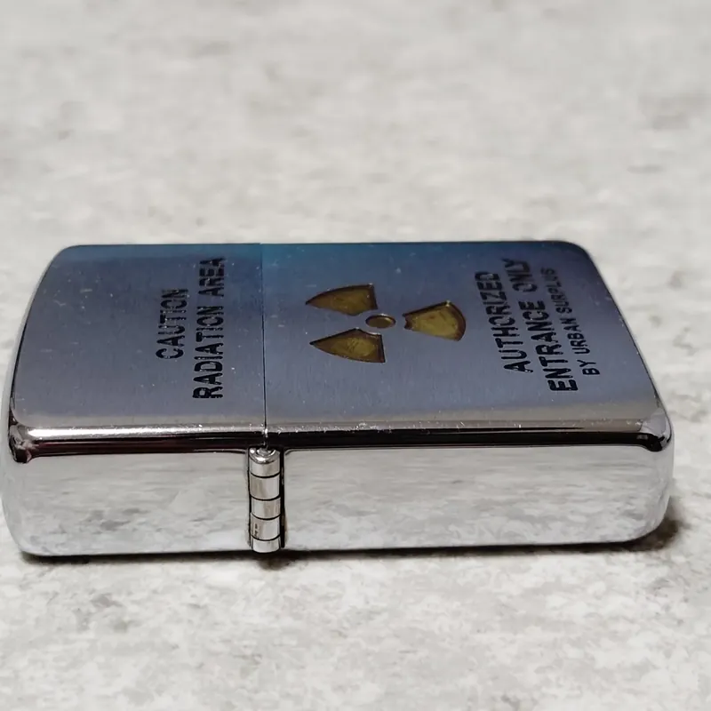 Zippo chữ xéo vỏ trùng ruột 572803