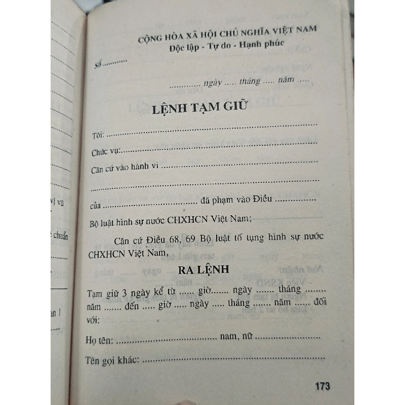 Tìm hiểu các quy định pháp luật: Một số vấn đề chung quanh việc tạm giữ, tạm giam - ThS. Phạm Thanh Bình 782550