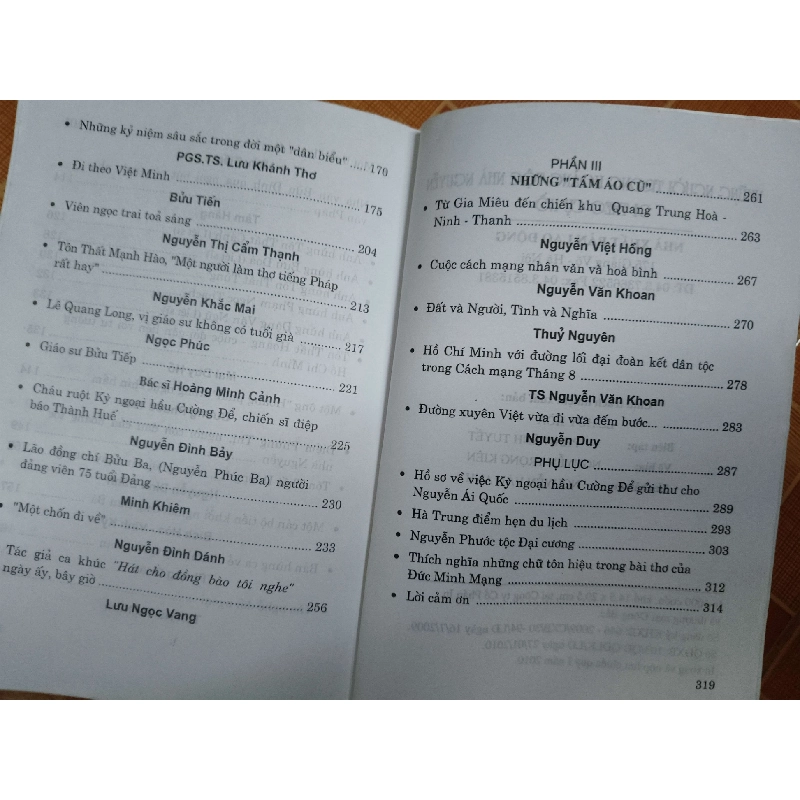 Những người trong hoàng tộc nhà Nguyễn đi theo Cụ Hồ - 2010 - 319 trang Sách lịch sử - triết học ANTQ3101 789911