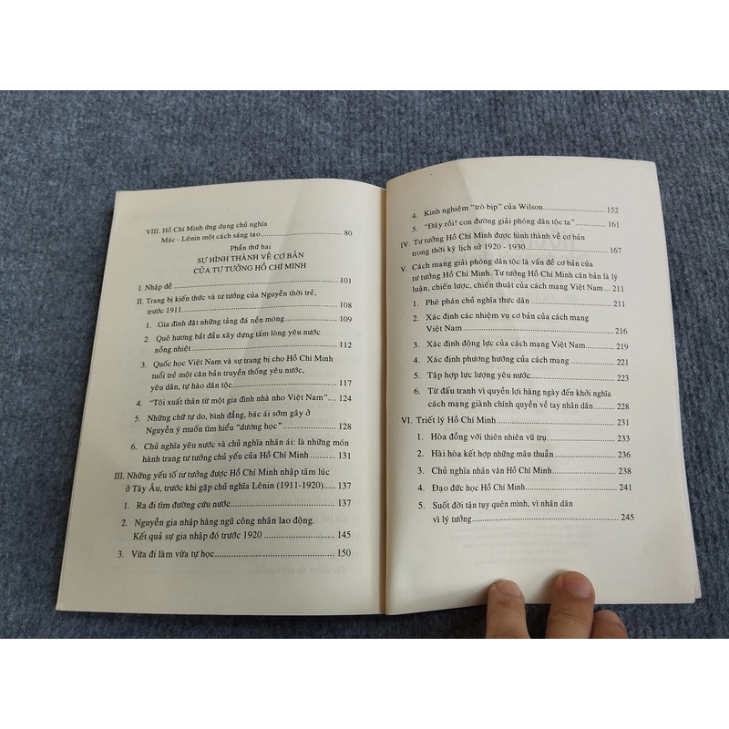 HỒ CHÍ MINH: CHÂN DUNG MỘT TÂM HỒN VÀ TRÍ TUỆ VĨ ĐẠI 549071