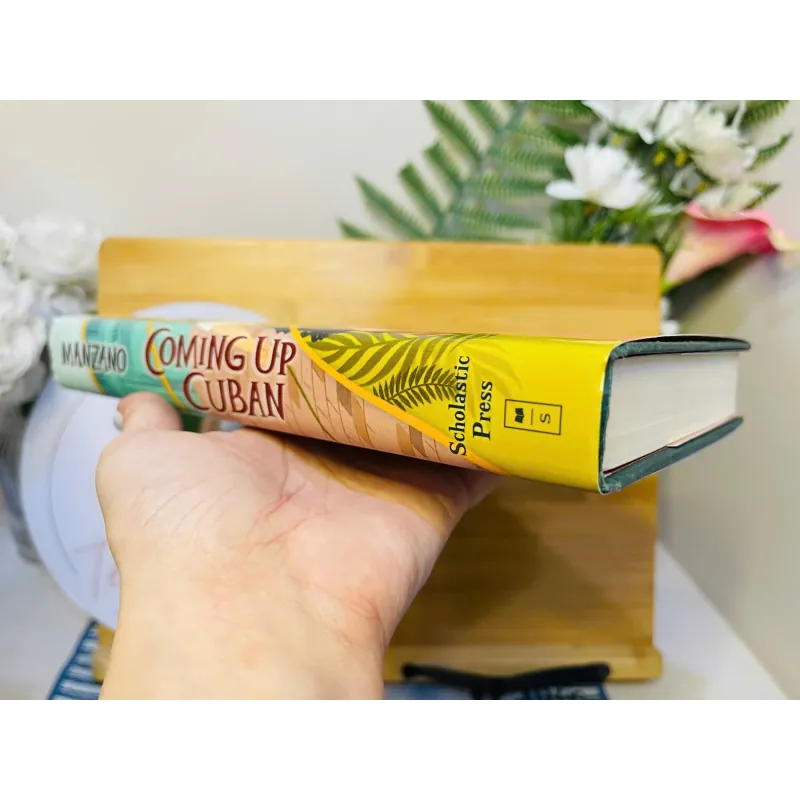 [Sách tiếng Anh 2hand] Like new 90% - Coming Up Cuban – Sonia Manzano  958305