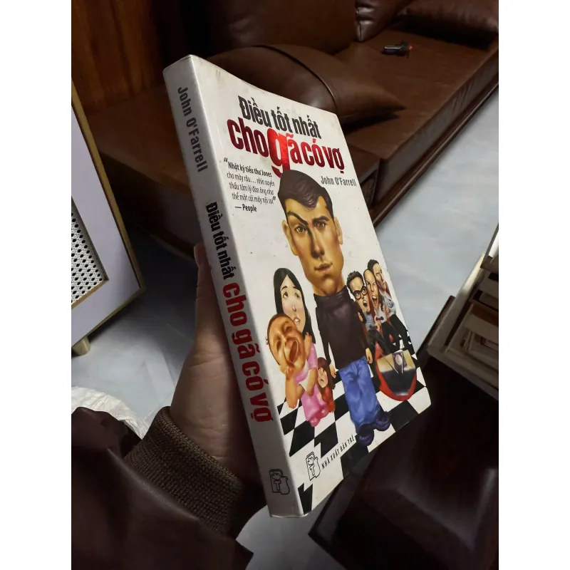 “Điều Tốt Nhất Cho Gã Có Vợ” (John O’Farrell) 975557