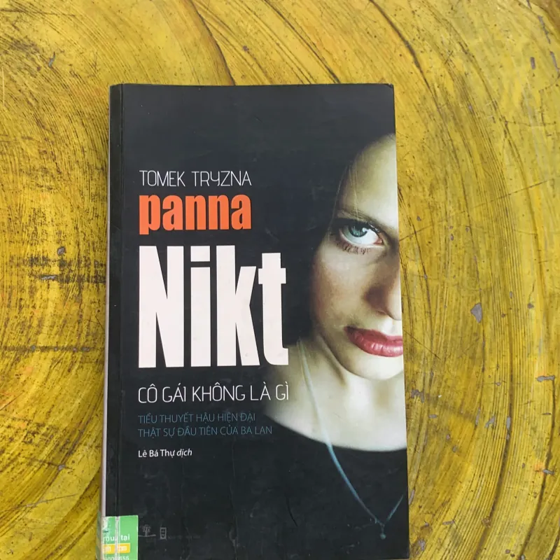 CÔ GÁI KHÔNG LÀ GÌ - TOMEK TRYZNA 753397
