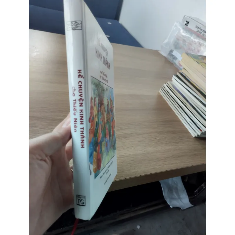 sách "Kể chuyện Kinh Thánh cho thiếu niên" (từ 10 đến 15 tuổi)  1032064