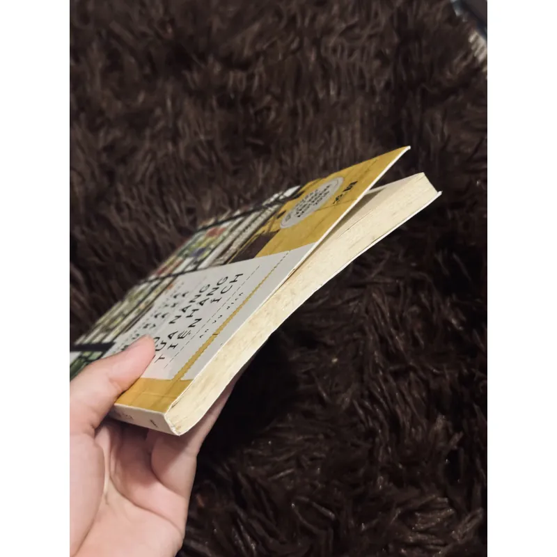 Cô nàng cửa hàng tiện ích 1031281