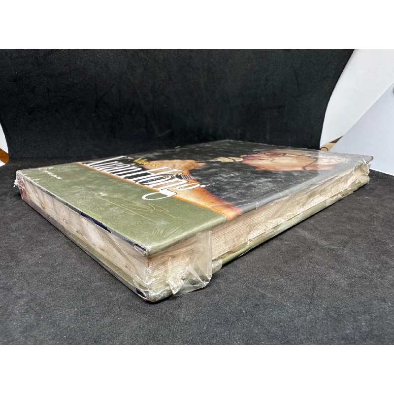 Nhạc sĩ Xuân Hồng, bìa cứng. Mới 90 % SBM2807 912028