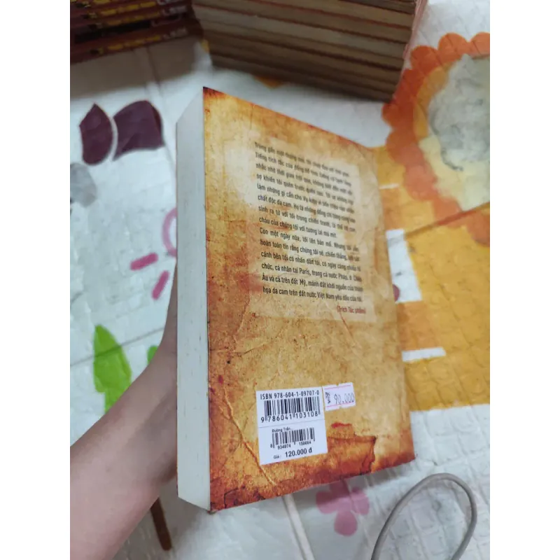 📕 ĐƯỜNG TRẦN – NGỌN LỬA KHÔNG BAO GIỜ TẮT (TRẦN TỐ NGA) – BẢN CÓ CHỮ KÝ TÁC GIẢ - K4 1017977