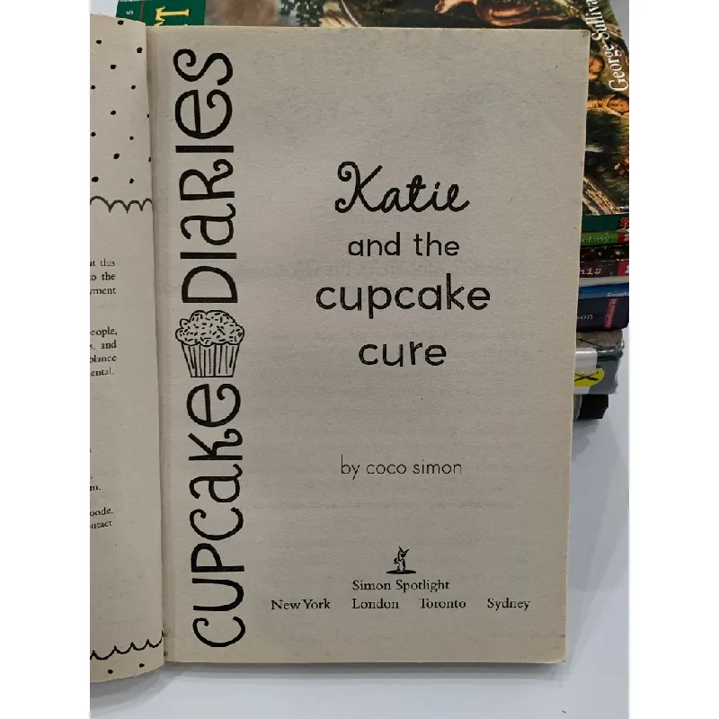 Cupcake Diaries: Katie and the Cupcake Cure – Coco Simon 559575