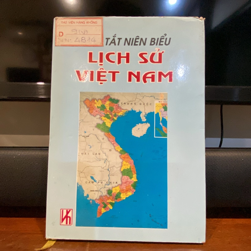 TÓM TẮT NIÊN BIỂU LỊCH SỬ VIỆT NAM (bản bìa cứng hiếm gặp) 462269