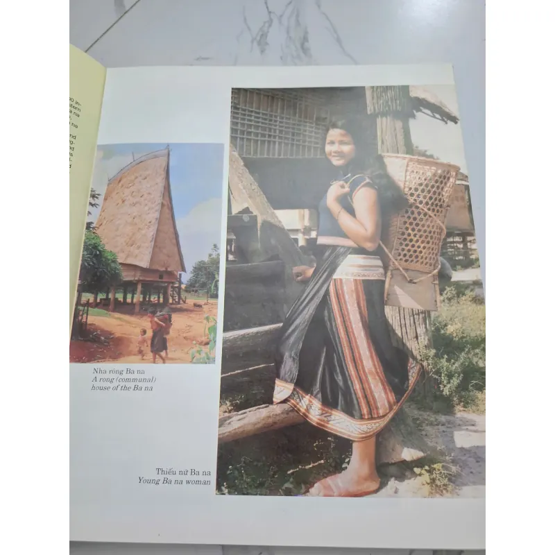 Việt Nam Hình ảnh Cộng đồng 54 Dân tộc - Thông tấn xã Việt Nam - Sách Ảnh Văn hóa 931895